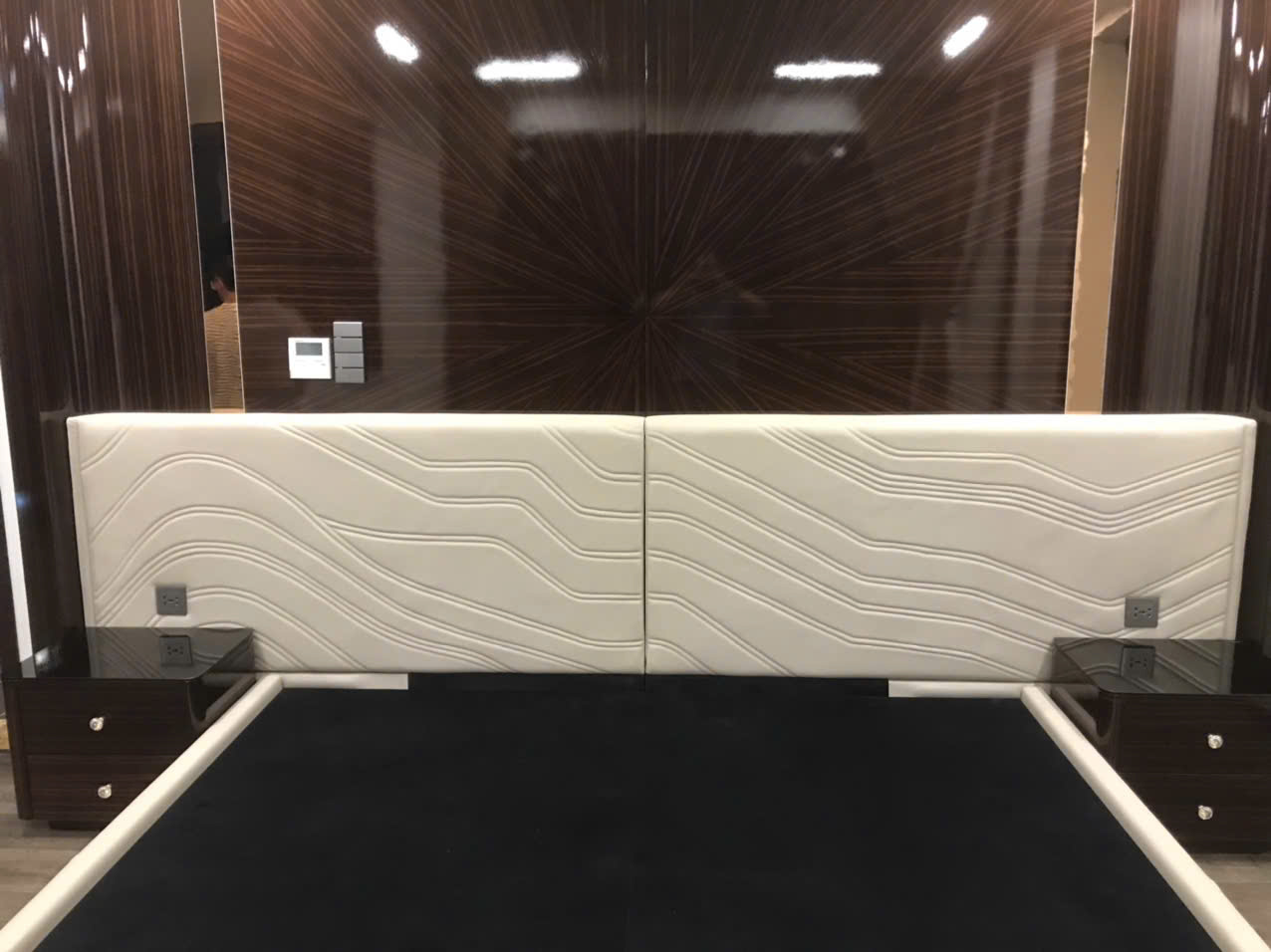 Vách ốp tường phòng ngủ 01